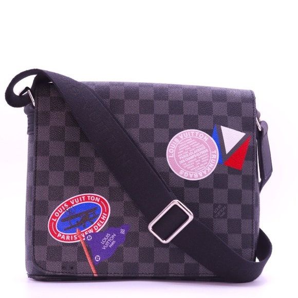 LOUIS VUITTON - Damier Graphite District Messenger Bag PM  World Tour (R575) - Picture 1 of 4